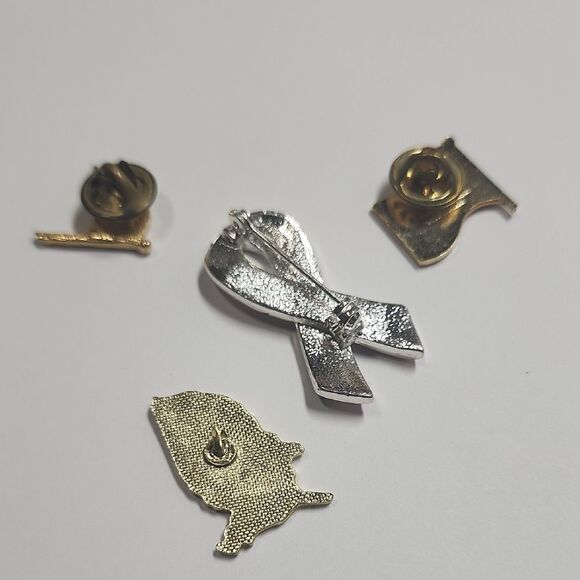 Patriotic Flag and Ribbon Pin Lot Of 4 - Picture 5 of 5